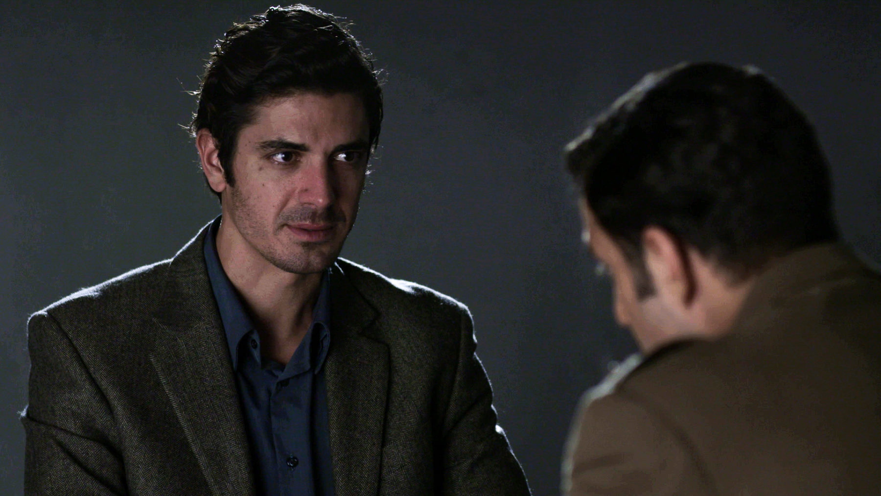 Άγριες μέλισσες spoiler: ο Λάμπρος χαροπαλεύει στο νοσοκομείο μετά τις μαχαιριές που δέχθηκε στο κελί του