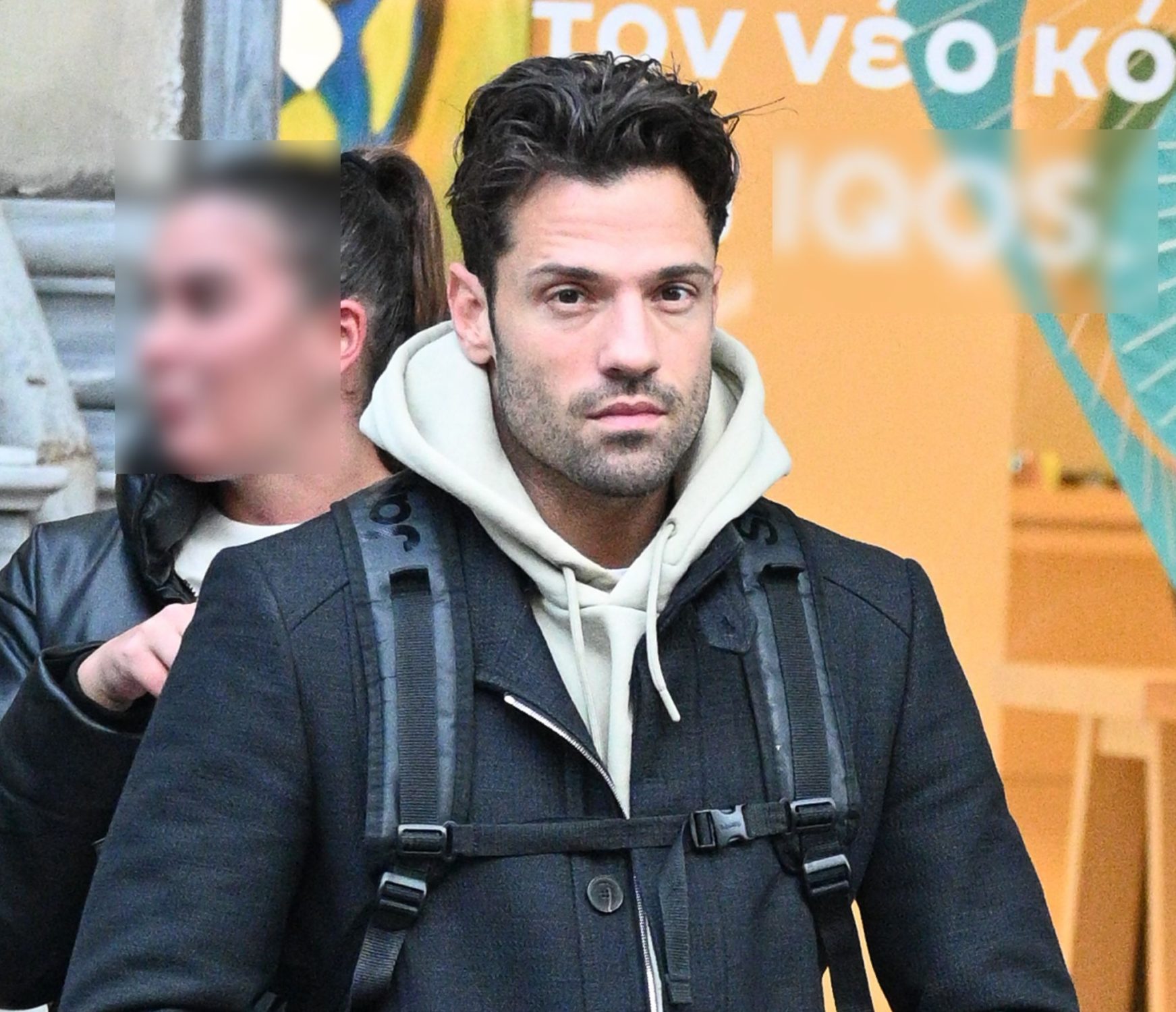 Κωνσταντίνος Αργυρός: φωτογραφίζεται μόνο με την πετσέτα του και μοιράζει εγκεφαλικά