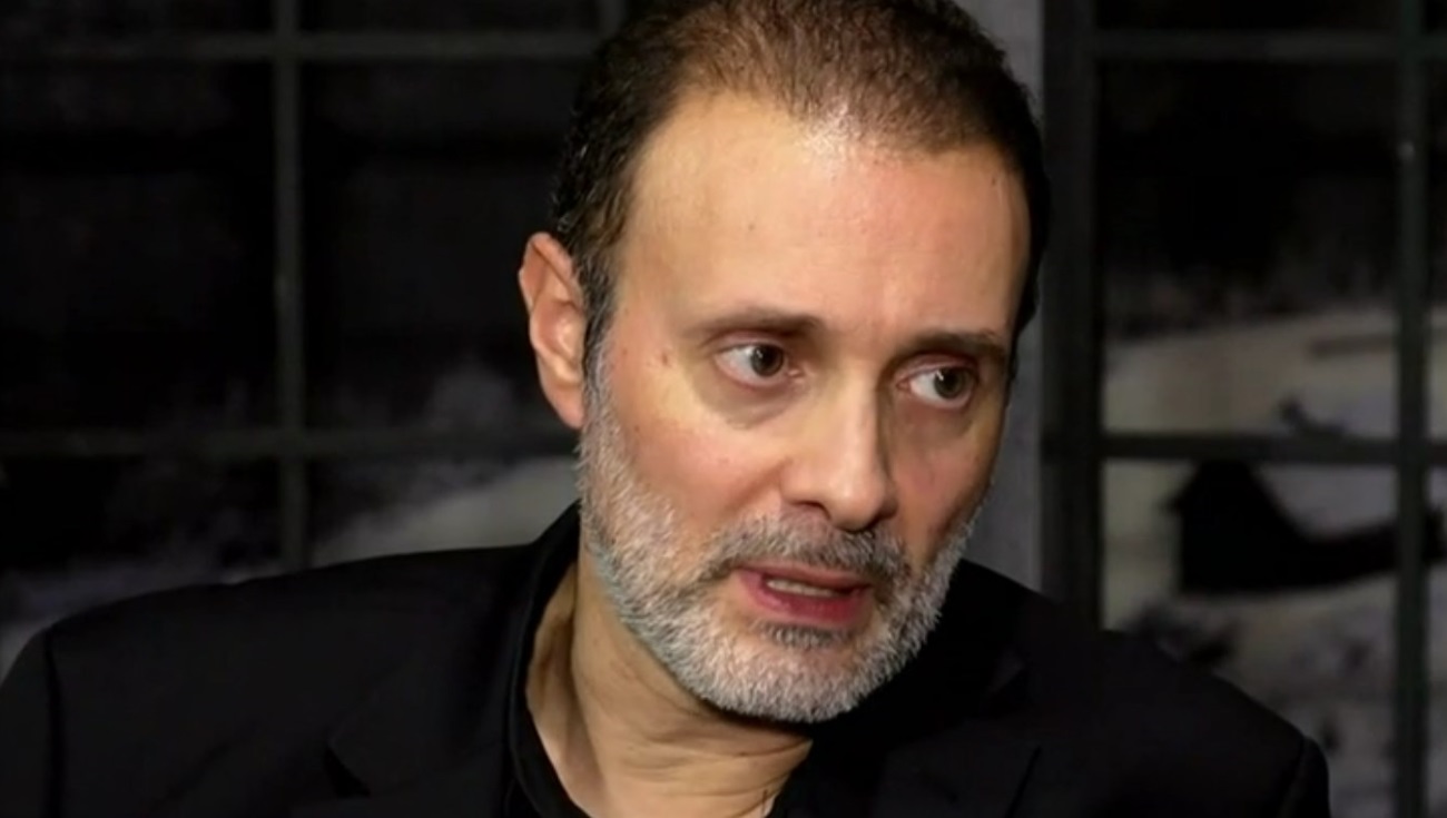 Ο Κωνσταντίνος Γιαννακόπουλος μιλάει για την σεξουαλική παρενόχληση που είχε δεχτεί - «Έβαλε το χέρι του στο πόδι μου και..»