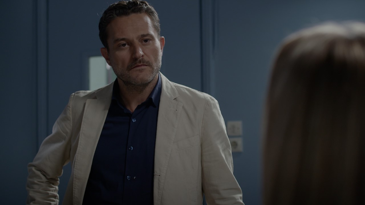 Ήλιος: ο Δημήτρης προσπαθεί να βρει τη μητέρα της μικρής Αζίζα