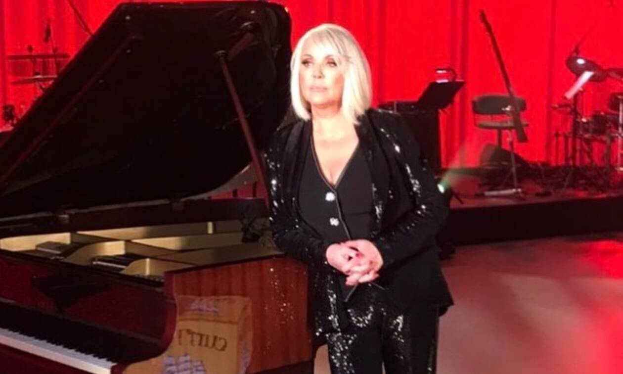 Ρούλα Κορομηλά: «Μου λείπει η επαφή μου με τον κόσμο»