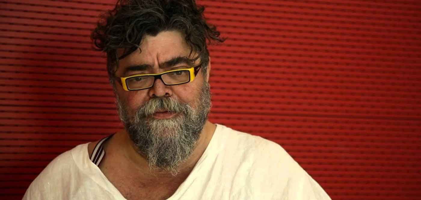 Σταμάτης Κραουνάκης: «Τη σκότωσε στο ξύλο κι έλεγε ότι έπεσε από τις σκάλες»