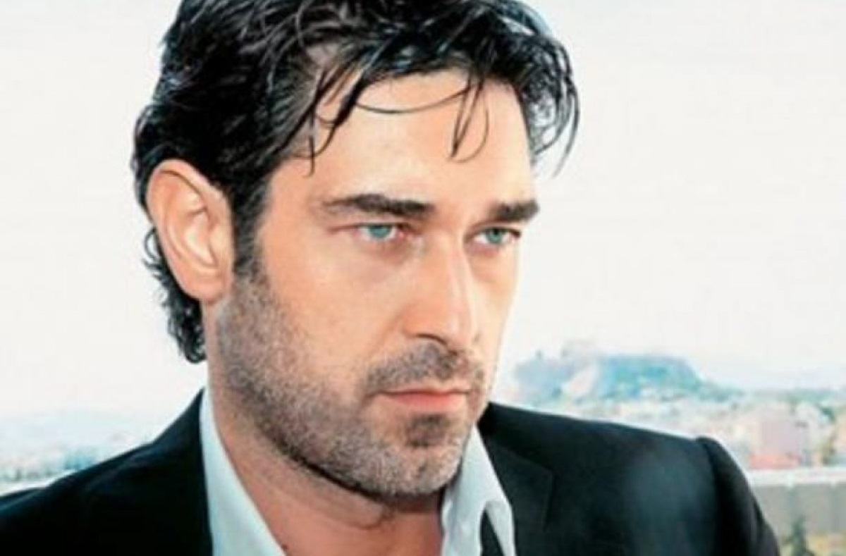 Μπουράκ Χακί: «Έχω νιώσει πολλές φορές τους Τούρκους να ενοχλούνται, όταν μιλάω με τόση αγάπη για την Ελλάδα»