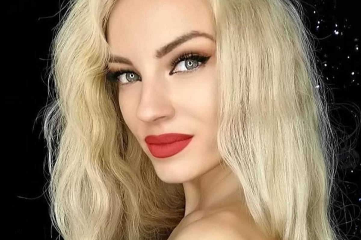 Τζούλια Νόβα: Η πρώτη φωτογραφία αγκαλιά με τη νεογέννητη κόρη της!