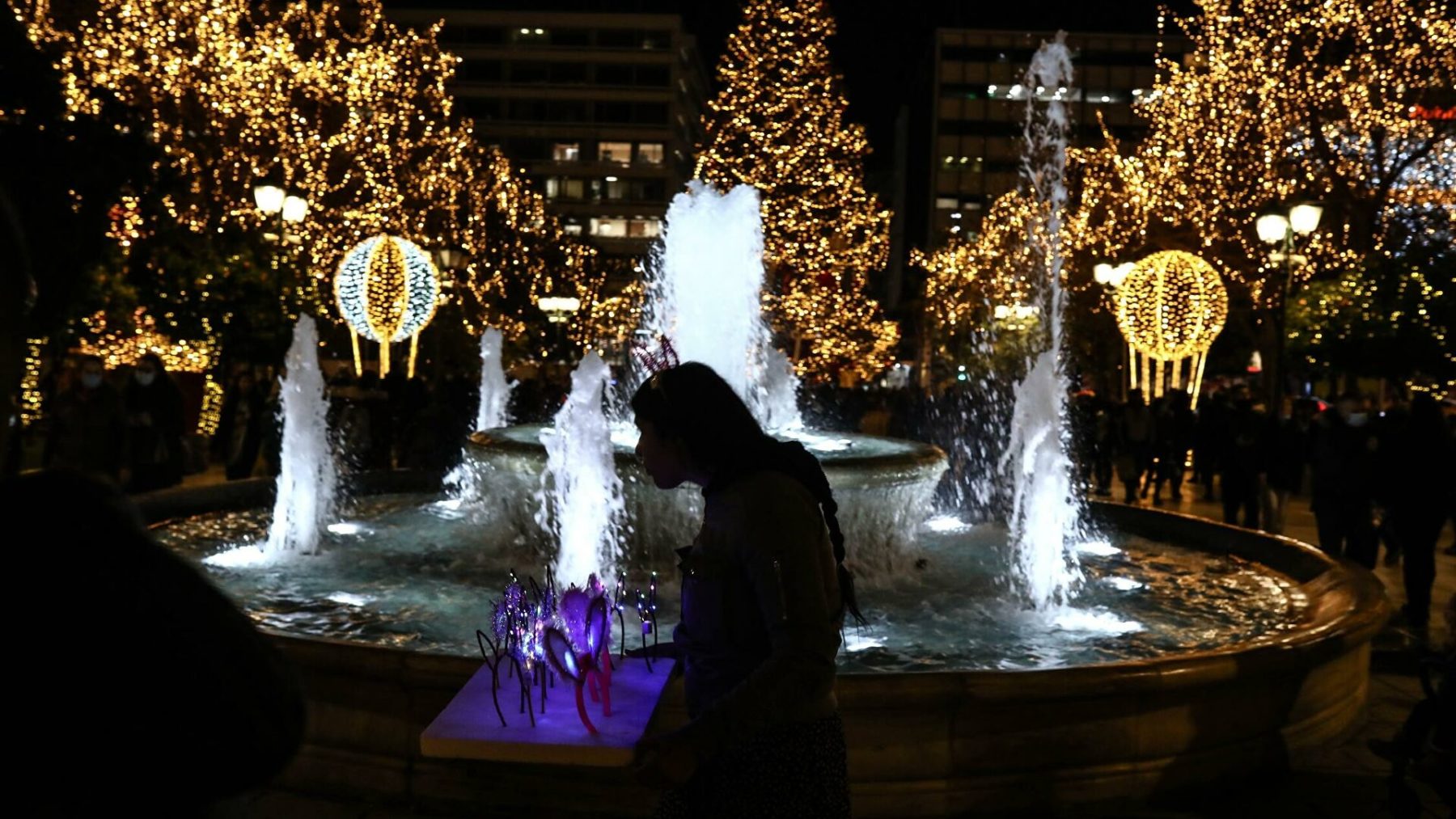 Το αρνητικό ρεκόρ κρουσμάτων αλλάζει τα πλάνα για το ρεβεγιόν