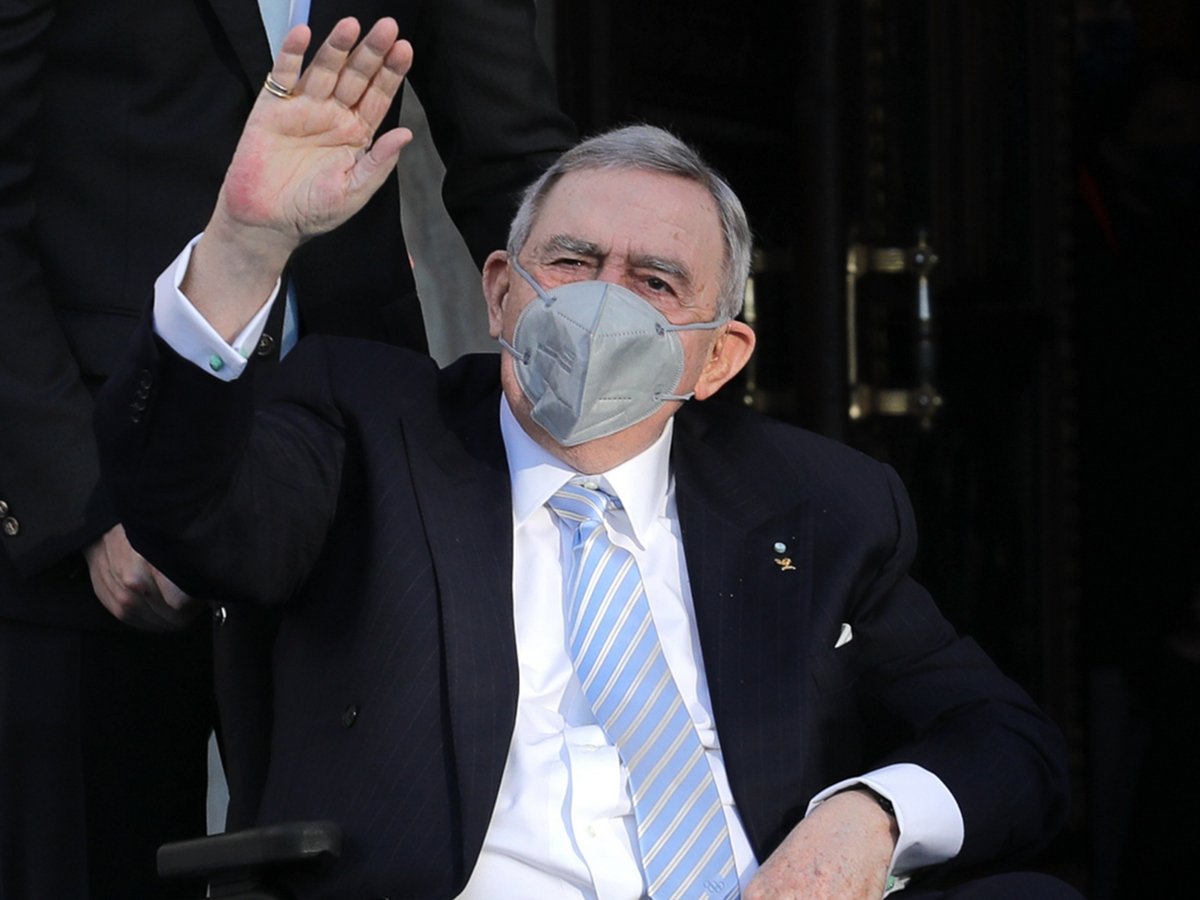 Στο νοσοκομείο ο τέως βασιλιάς Κωνσταντίνος μετά από ισχαιμικό επεισόδιο