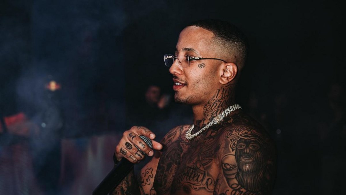 Τράπερ Light: Ποινική δίωξη για οπλοκατοχή, οπλοφορία και ναρκωτικά