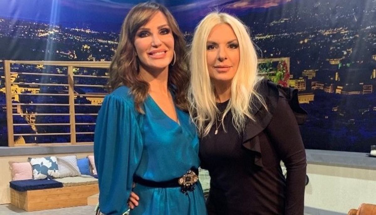 Βίκυ Χατζηβασιλείου: «Δεν έδωσα τα παιδιά μου για εξώφυλλο ούτε άνοιξα το σπίτι μου να φωτογραφηθεί»