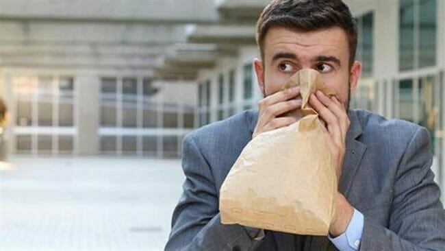 Κρίσεις πανικού: οι τρεις συμβουλές που θα βοηθήσουν να τις περιορίσετε