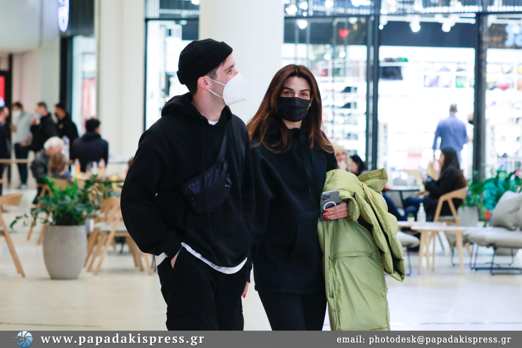 Τόνια Σωτηροπούλου: Με τέλειο αθλητικό look σε εμπορικό κέντρο (φωτογραφίες)