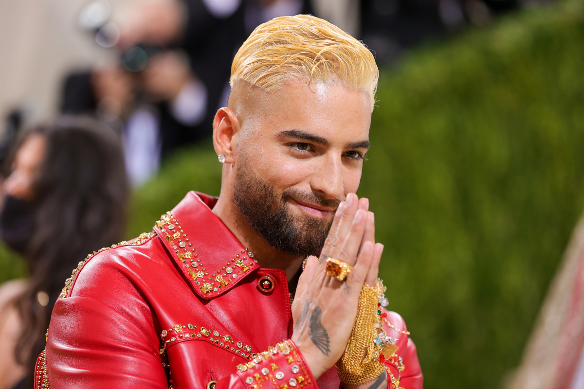 Ο Maluma είναι το νέο πρόσωπο του oίκου Versace