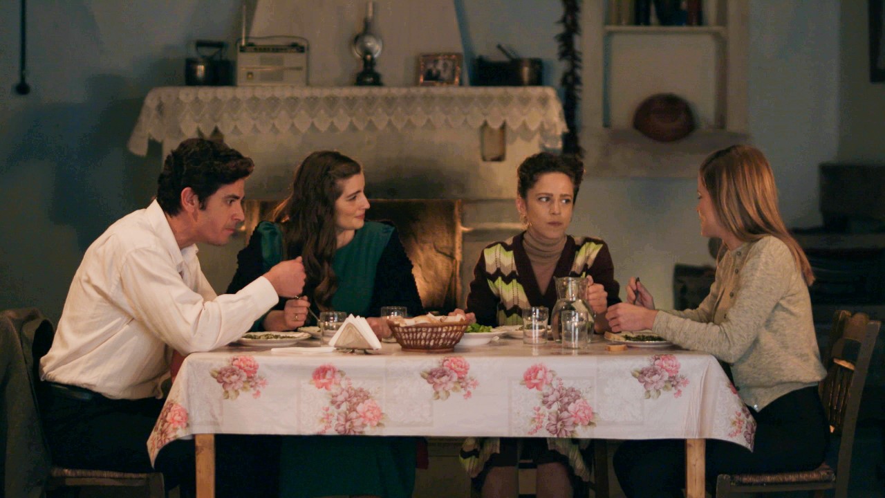 Άγριες μέλισσες spoiler: η Ελένη καταλαβαίνει ότι είναι έγκυος