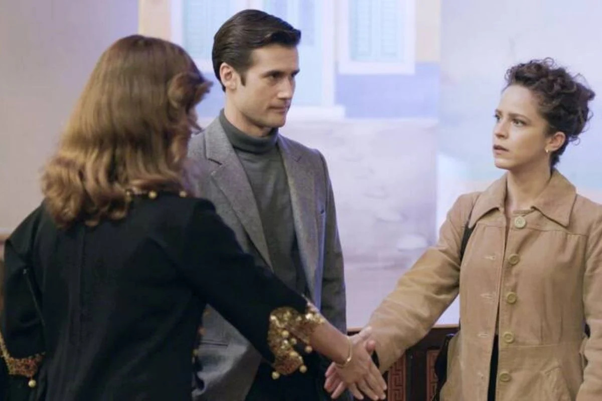 Άγριες μέλισσες spoiler: ο Νικηφόρος χωρίζει τη Ρένα και παραιτείται από τη Νομαρχία