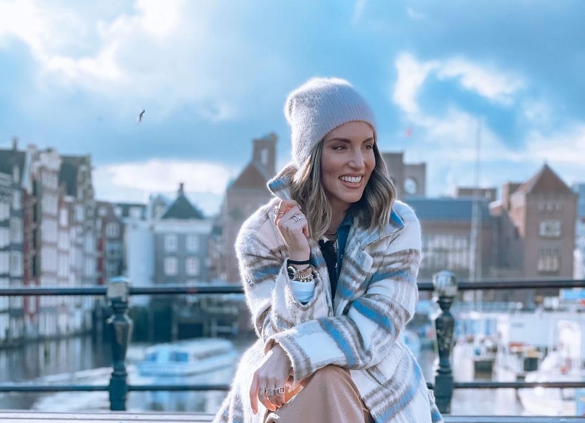 Αθηνά Οικονομάκου: η κακοκαιρία την κράτησε στο Παρίσι