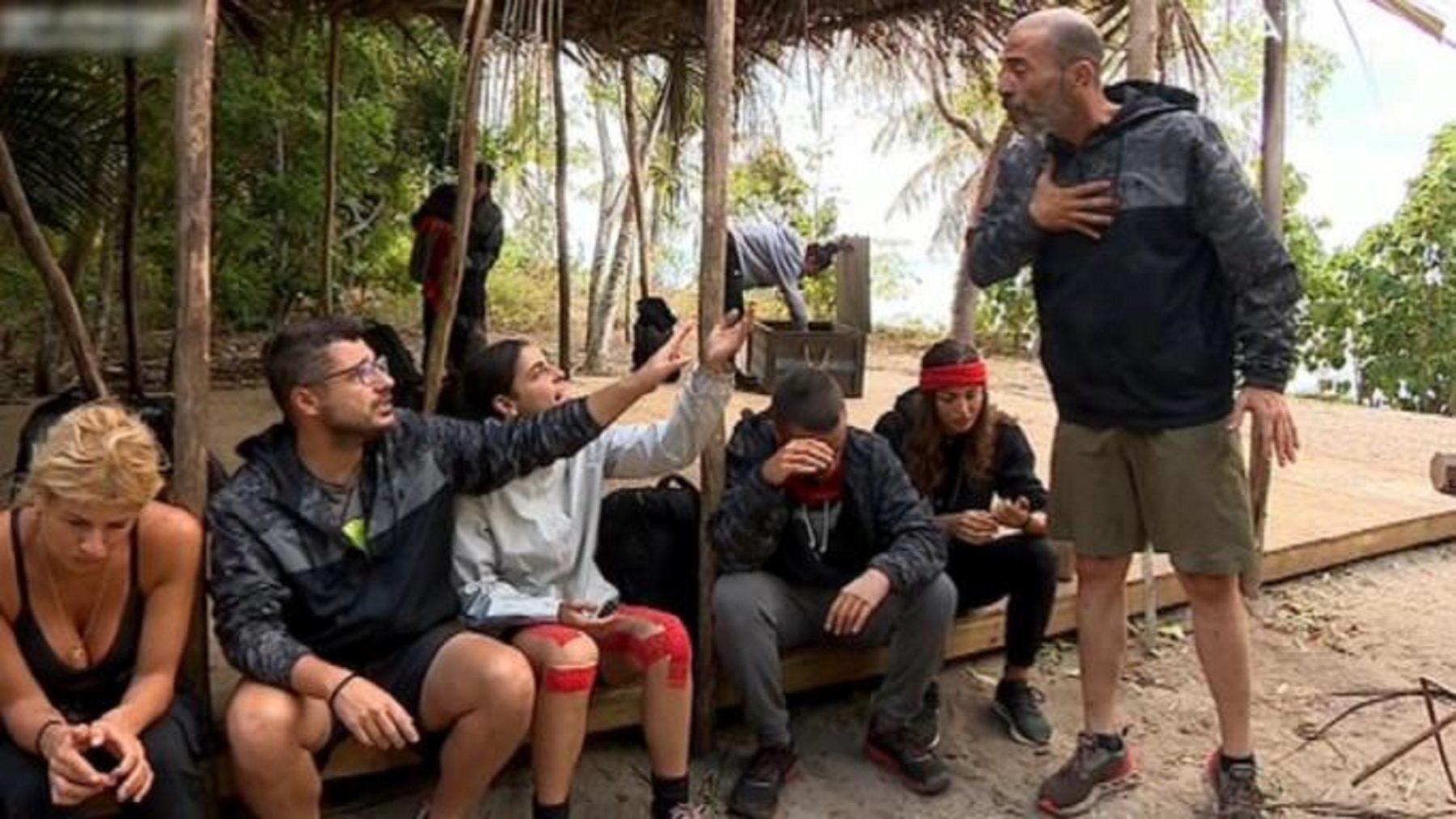 Survivor: Ο Βαλάντης εξαπολύει πυρ κατά του Κωνσταντάρα - «Είναι πολύ διπρόσωπος»