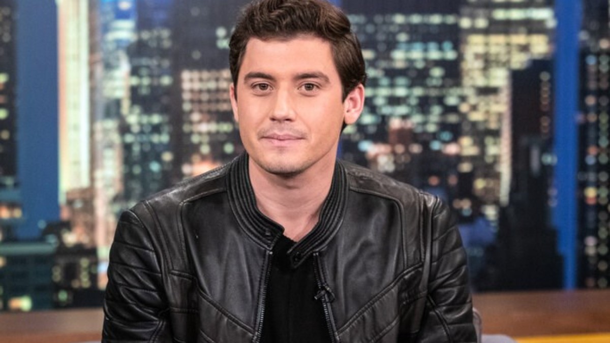 Γιώργος Αμούτζας: «Υπήρχε η καραμέλα ότι αν και εμένα ο πατέρας μου είχε δραματική σχολή θα ήμουν ο απόλυτος πρωταγωνιστής»