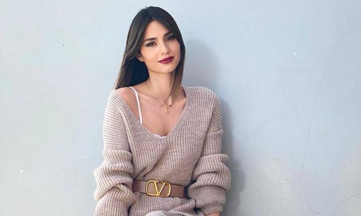 Ηλιάνα Παπαγεωργίου: Ποζάρει στο χιόνι μόνο με.. το πάπλωμά της