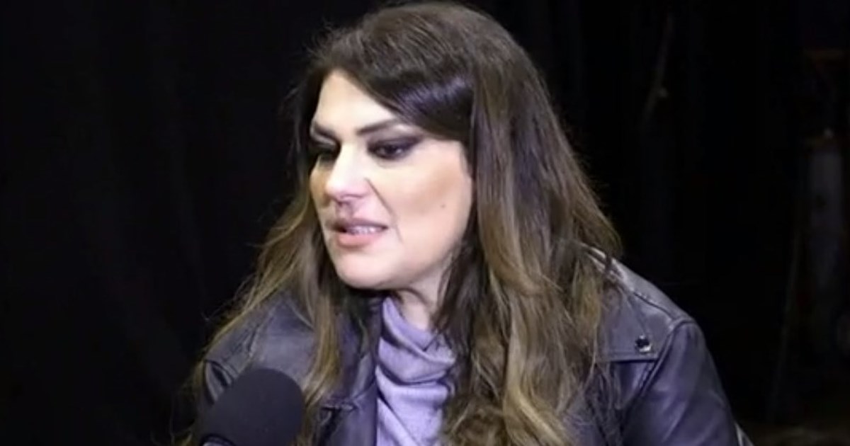 Κατερίνα Ζαρίφη: «Κυνηγάμε δύο γκόμενους, τον άντρα που έχουμε δίπλα μας και τον χρόνο»