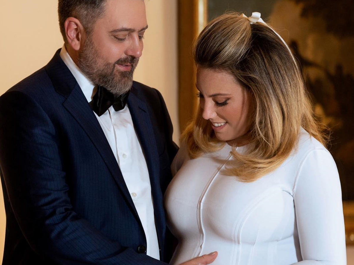 Μαίρη Κατράντζου: Βάφτισε τον γιο της στις Σπέτσες (φωτογραφίες)