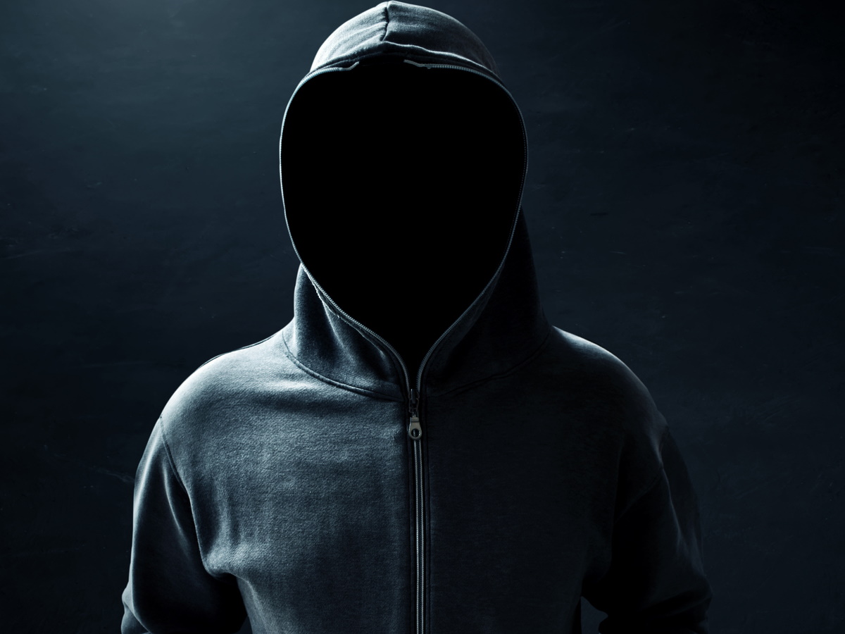 Γνωστός Youtuber και influencer κατηγορείται για κλοπή 30.000 ευρώ από το κατάστημα γνωστού παρουσιαστή