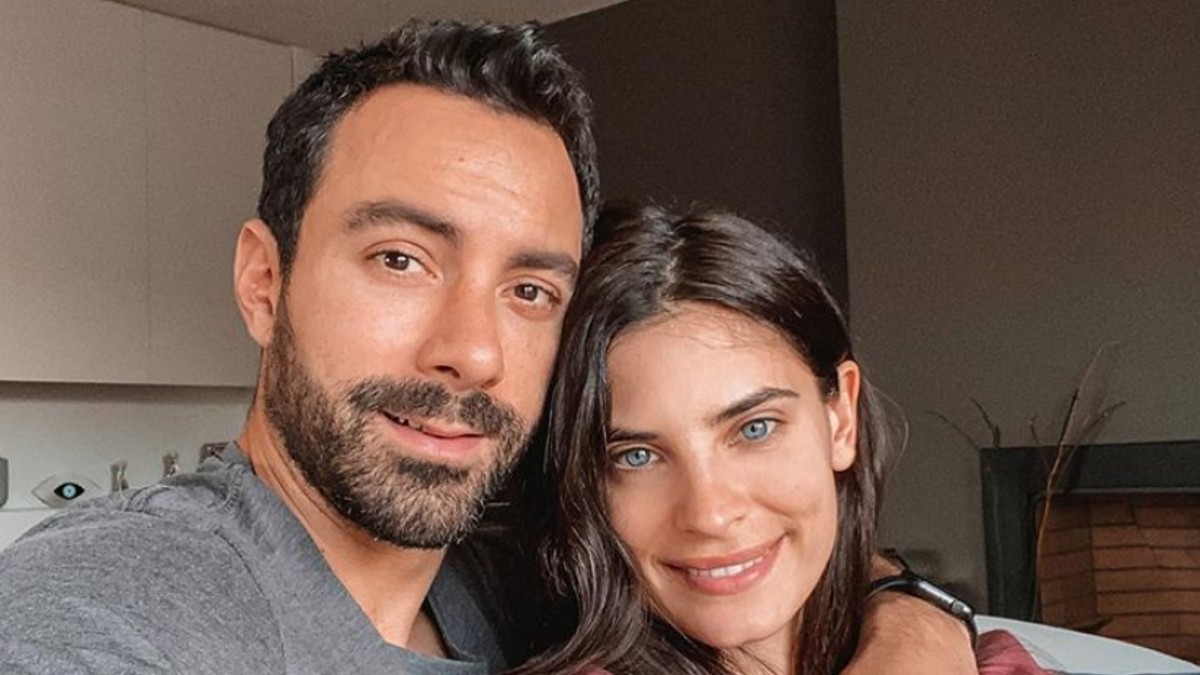 Σάκης Τανιμανίδης - Χριστίνα Μπόμπα: Δείχνουν για πρώτη φορά τα πρόσωπα των διδύμων