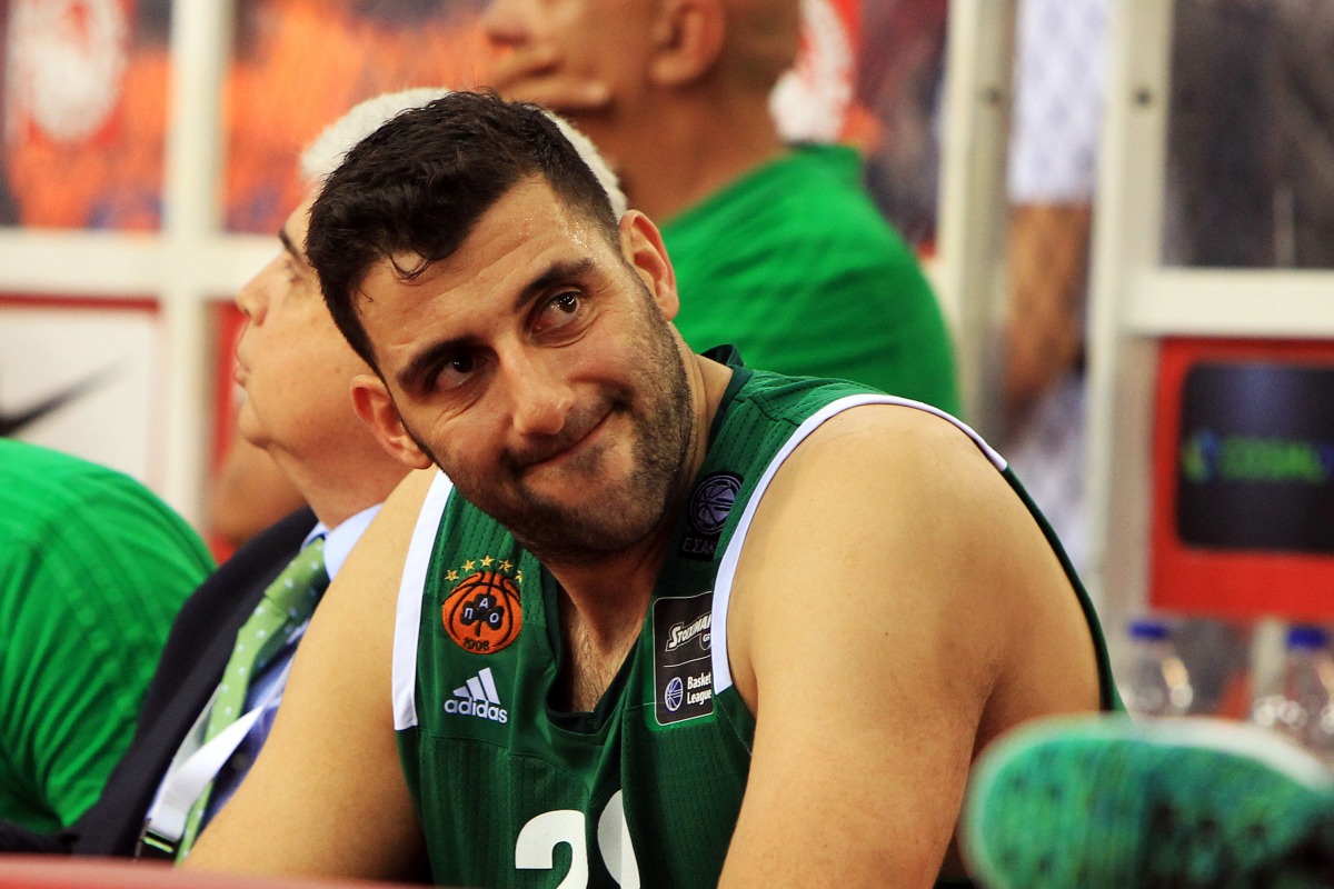 Γιάννης Μπουρούσης: Ο μπασκετμπολίστας απεγκλώβιζε οδηγούς στην Αττική Οδό