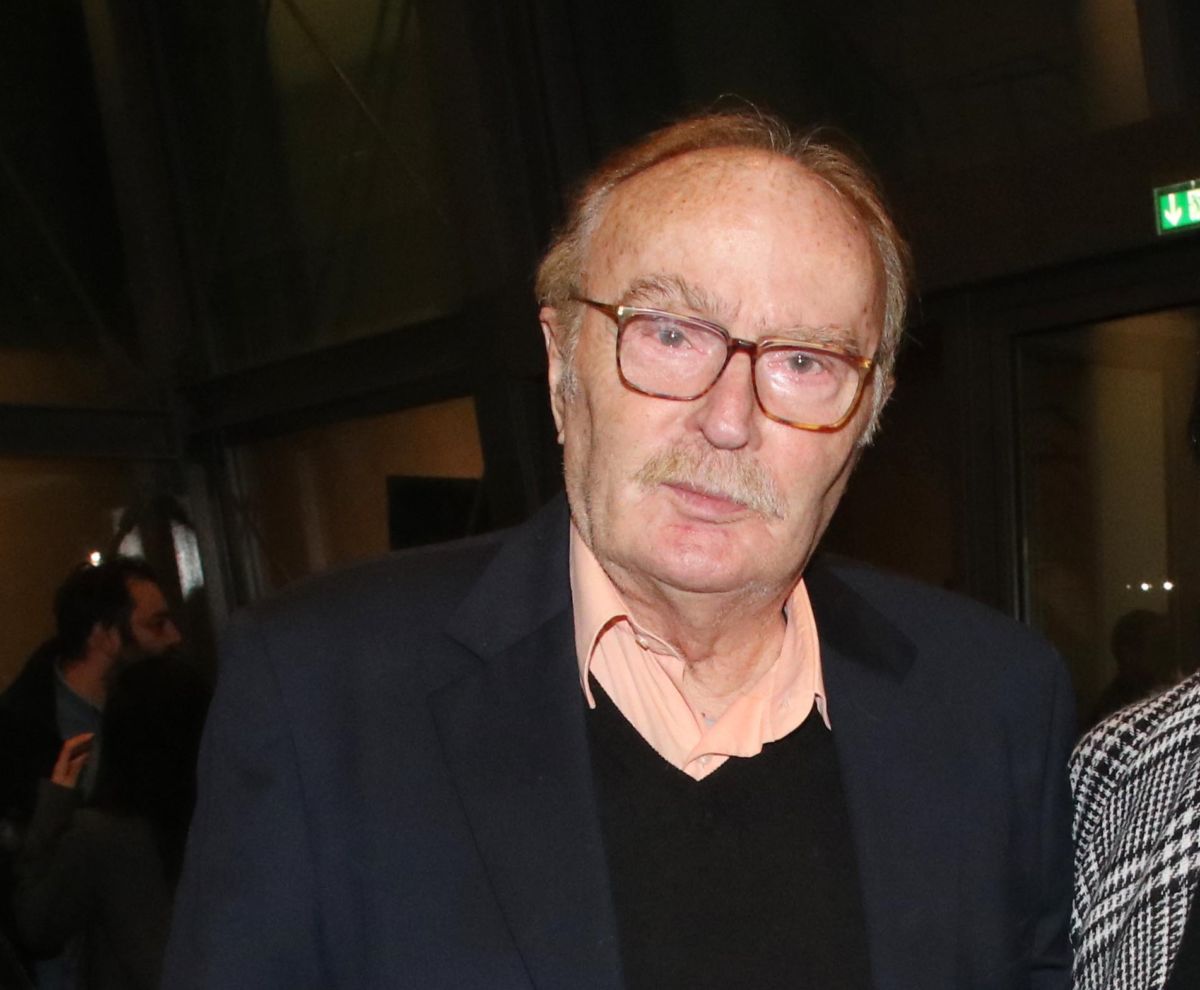 Ο Ντίνος Καρύδης μιλάει για την ψευδή είδηση του θανάτου του