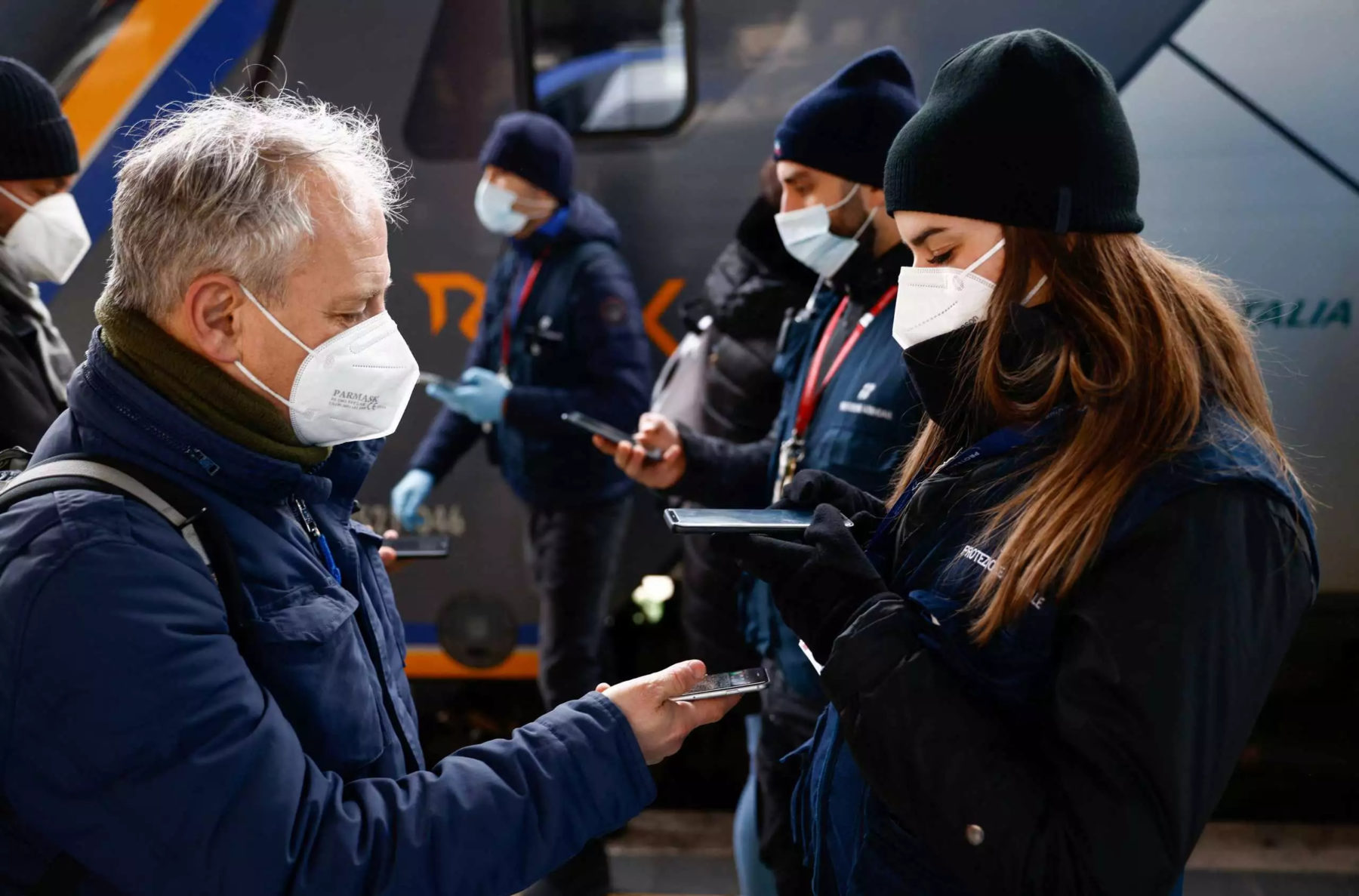 ΠΟΥ: η Όμικρον μας φέρνει κοντά στο τέλος της πανδημίας