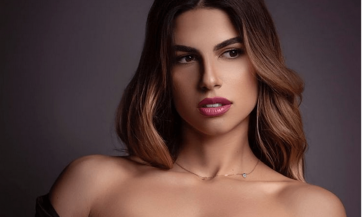 Χριστίνα Κεφαλά: Η πρώην παίκτρια του Survivor ποζάρει στο χιόνι με την κόκκινη πιτζάμα της