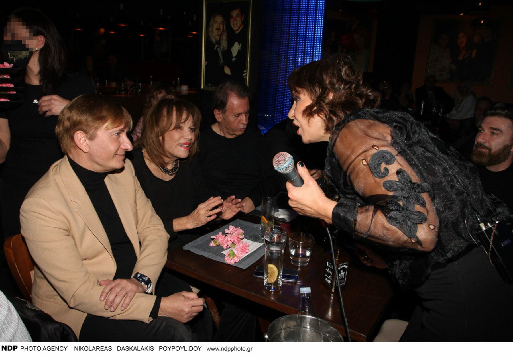 Η Μαίρη Χρονοπούλου το «έκαψε» στην Κωνσταντίνα! (φωτογραφίες)