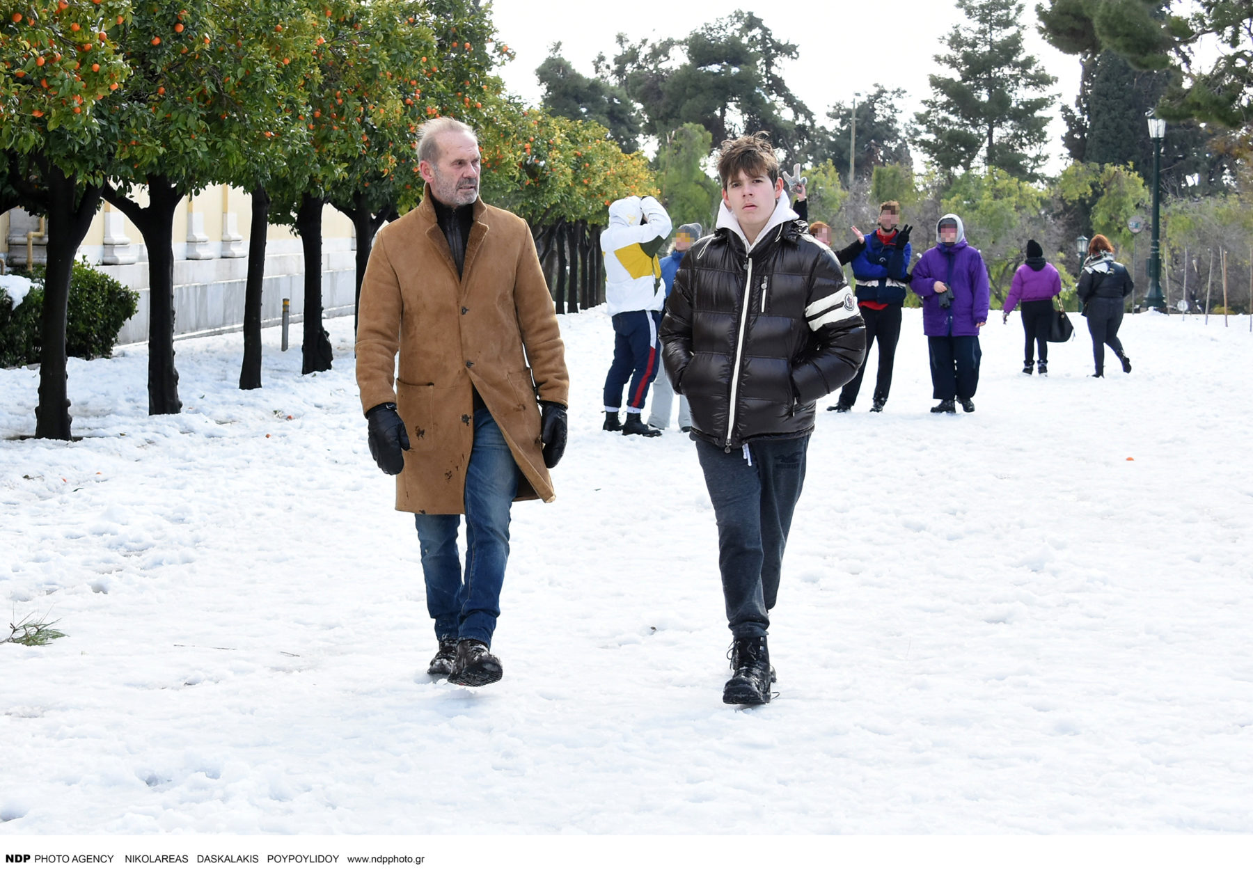 Πέτρος Κωστόπουλος: Σπάνια εμφάνιση με τον γιο του, Μάξιμο (φωτογραφίες)