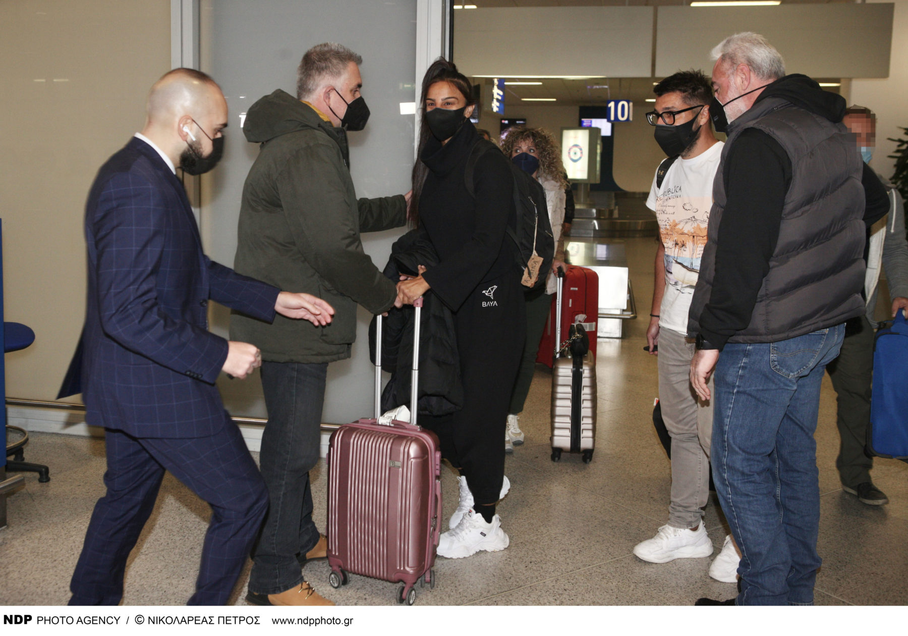 Survivor 5: Έφτασαν στην Ελλάδα ο Λάμπρος Κωνσταντάρας και η Αθηνά Ευμορφιάδη