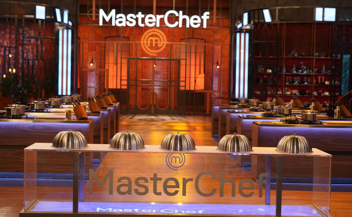 MasterChef 2022: ο Λεωνίδας Κουτσόπουλος έδωσε δεύτερη ευκαιρία σε πέντε παίκτες - Η 24άδα που μπήκε στο σπίτι του διαγωνισμού