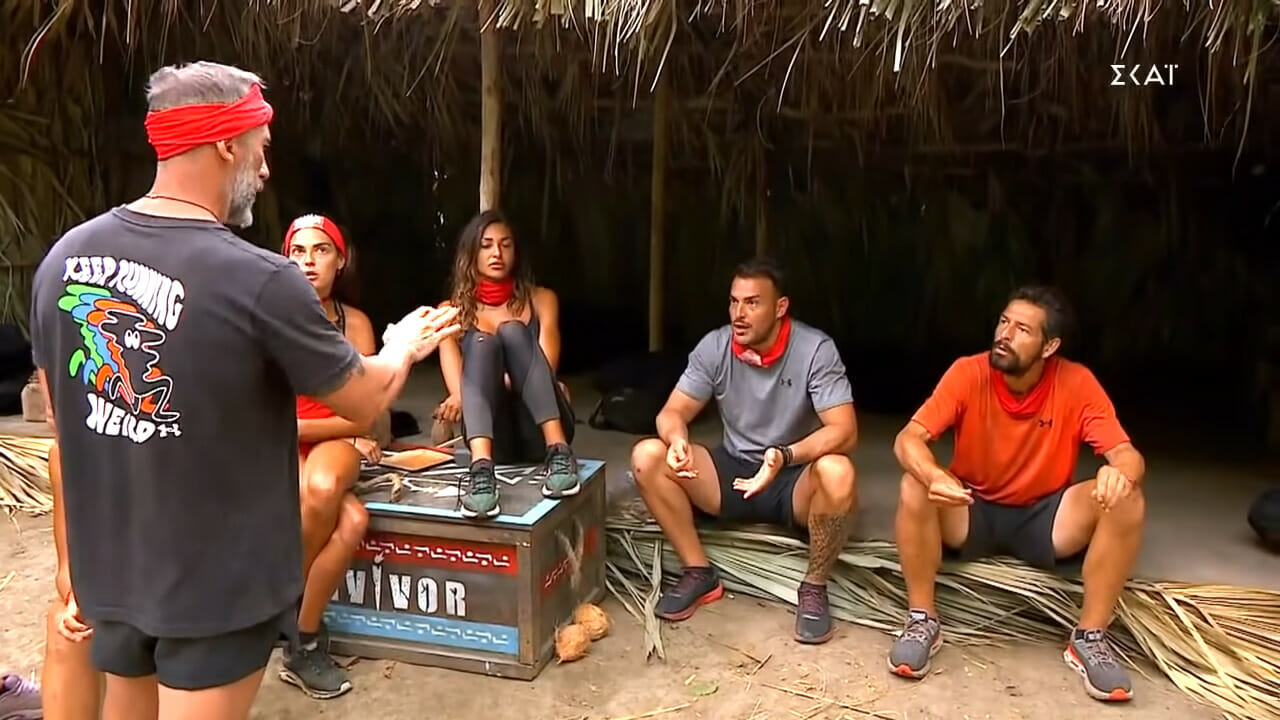 Survivor 2022: άγριος καυγάς ανάμεσα στον Τάκη Καραγκούνια και τον Σάκη Αρσενίου «Είσαι τρελός; Πώς μιλάς έτσι;»