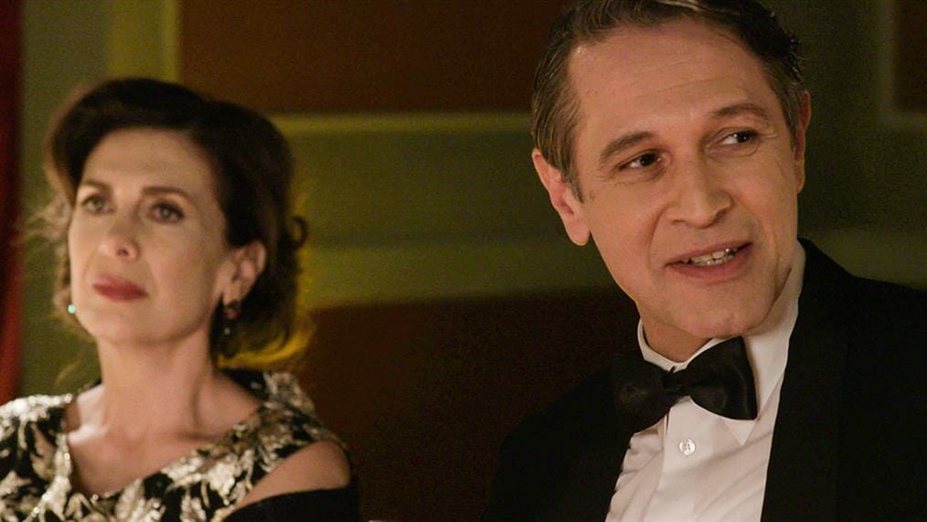 Άγριες μέλισσες spoiler: μια συμμαχία-βόμβα φέρνει τα πάνω κάτω