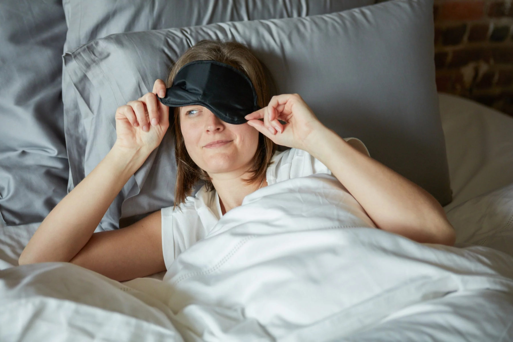 Welbeing: οι πέντε καλές πρακτικές που σας βοηθούν να κοιμηθείτε ξεκούραστα και βαθιά