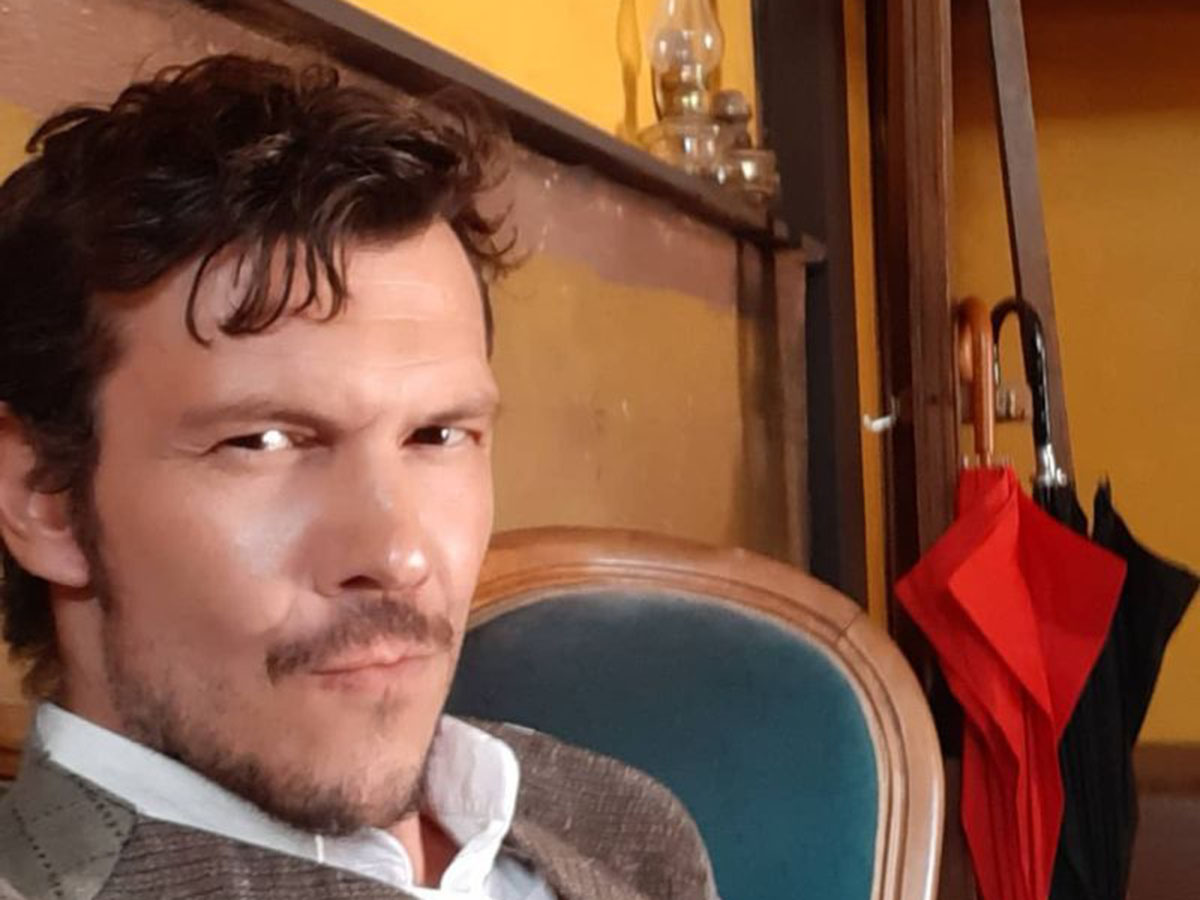 Ιωάννης Παπαζήσης: «Είδα το γιο μου και είπα 'Οκ ωραίος είναι. Βγήκα έξω και έκανα τσιγάρο'»