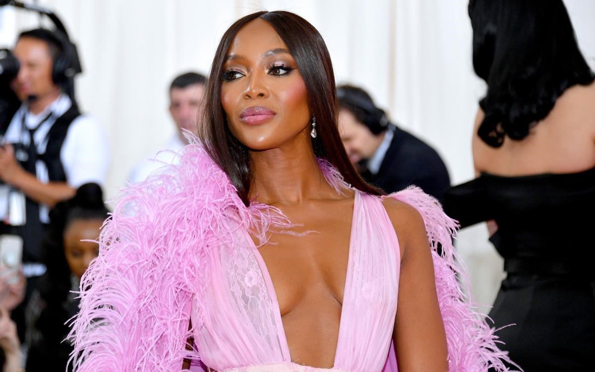 Ναόμι Κάμπελ: Φωτογραφίζεται για πρώτη φορά με την κόρη της