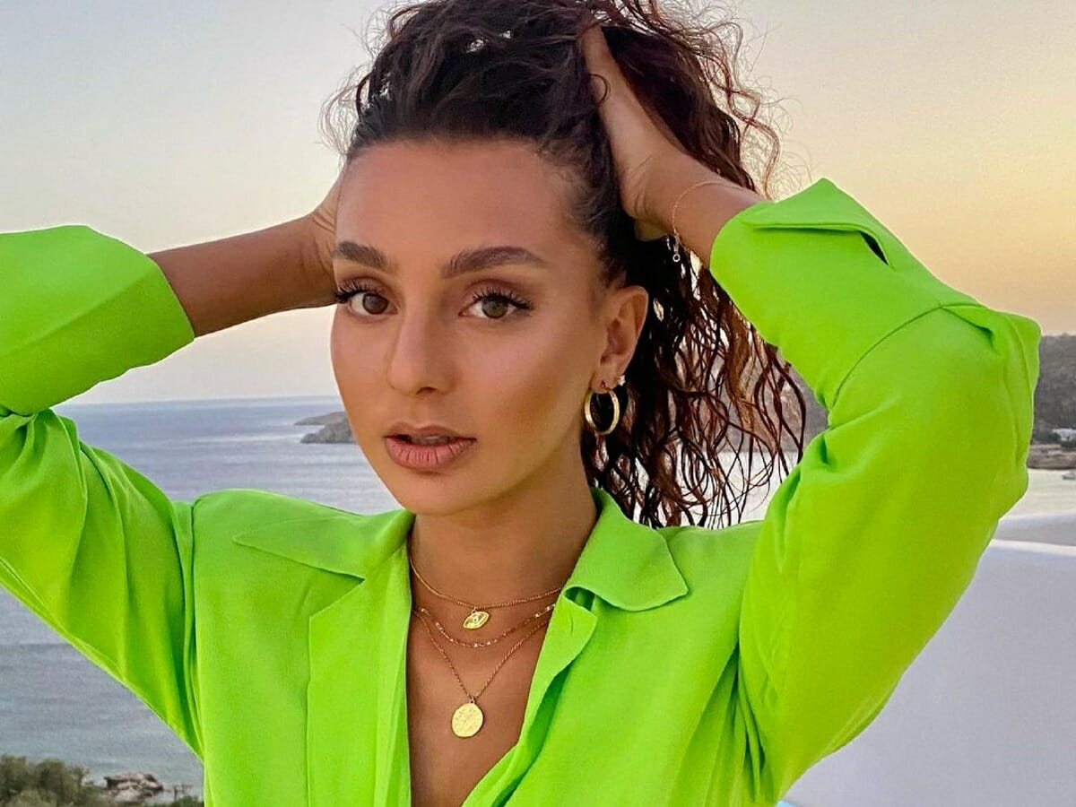 Νικολέττα Μαυρίδη: Η πρώην παίκτρια του Survivor «κόβει» την ανάσα με το σέξι φόρεμά της