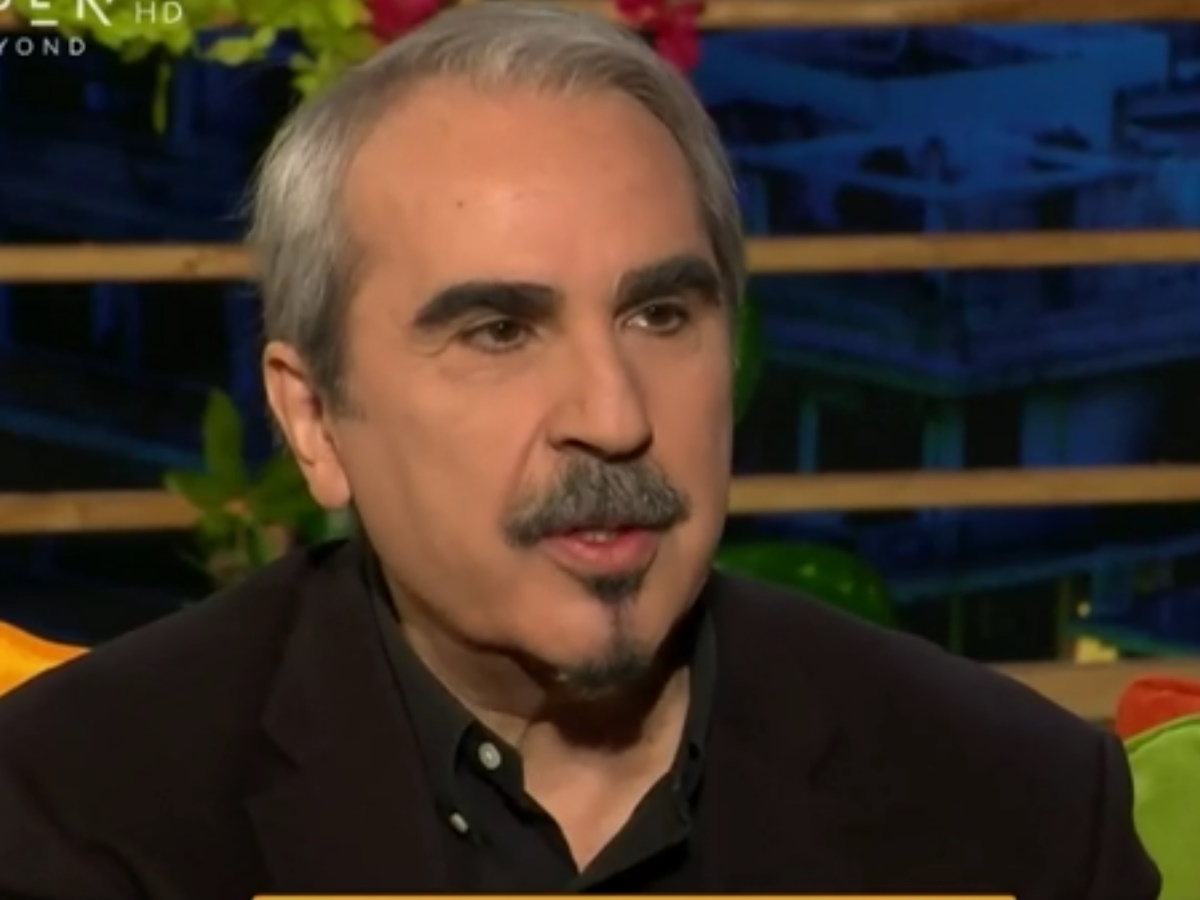 Ο Βαγγέλης Περρής για τον Στάθη Παναγιωτόπουλο: «Όλοι νιώσαμε αμήχανα γιατί τον είχαμε βάλει στο σπίτι μας»