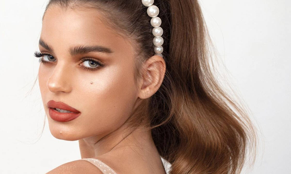 Στέκα: Πως να φορέσεις το πιο hot αξεσουάρ τον χειμώνα