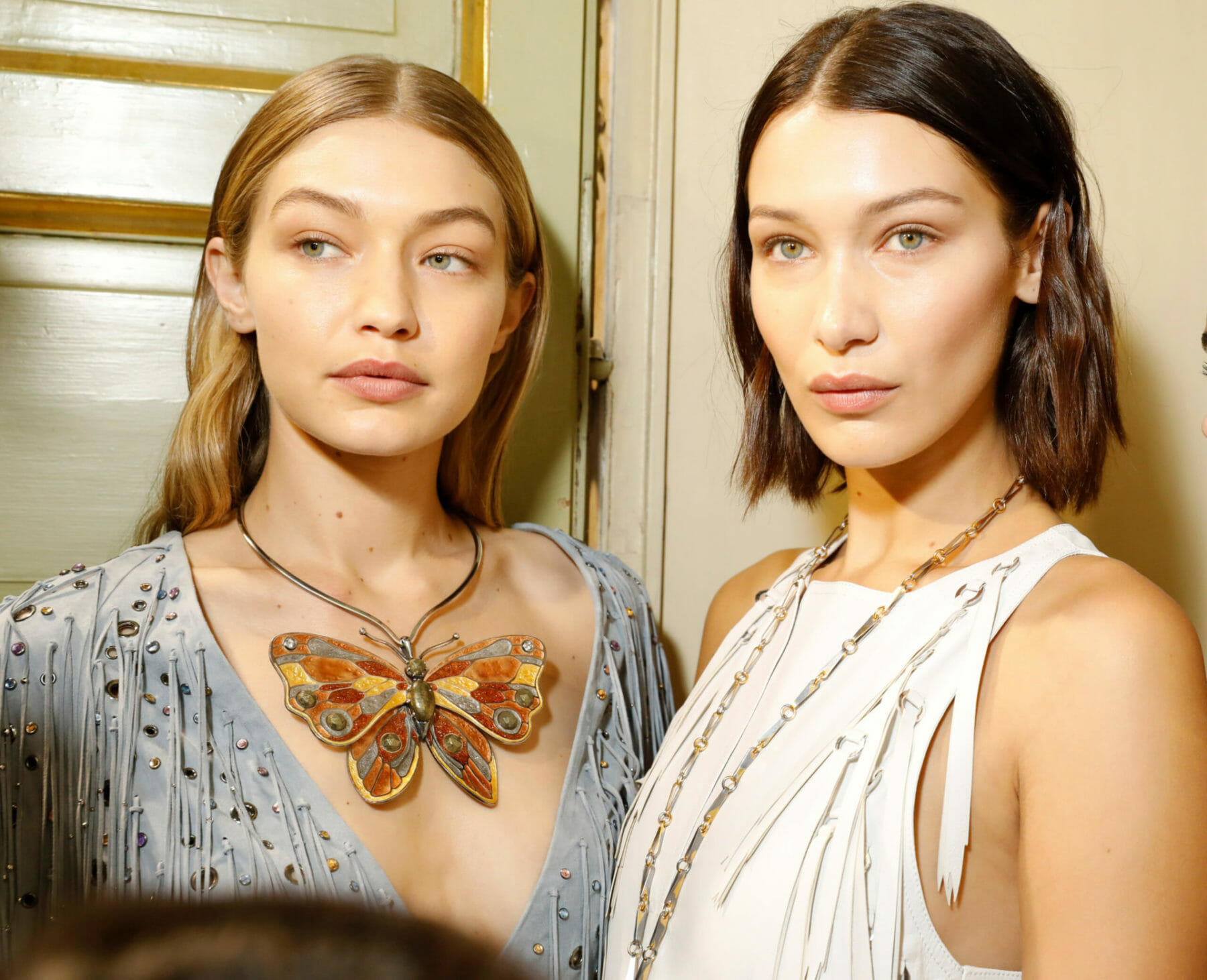 Τζίτζι - Μπέλλα Χαντίντ: Ποζάρουν γυμνές ως Αδάμ και Εύα στο Κήπο της Εδέμ για τον οίκο Versace