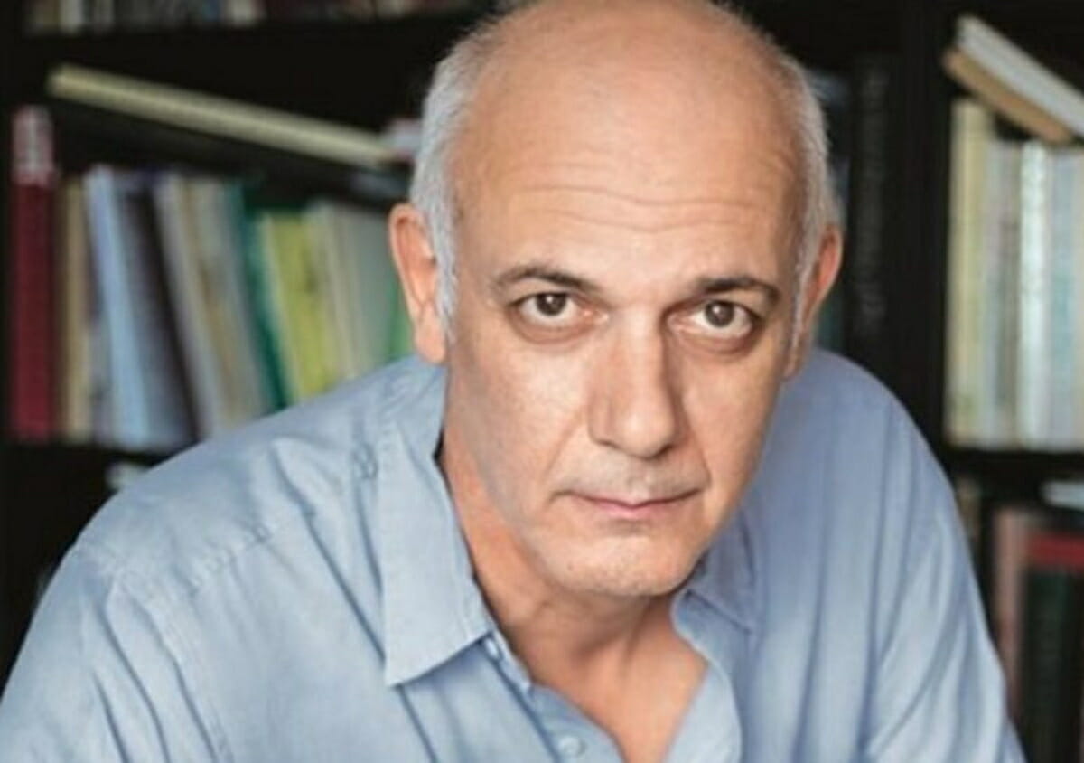 Χάρης Ρώμας: "Θα ήταν απρέπεια να σχολιάσω τον Γιώργο Kιμούλη σε παράσταση της κόρης του".