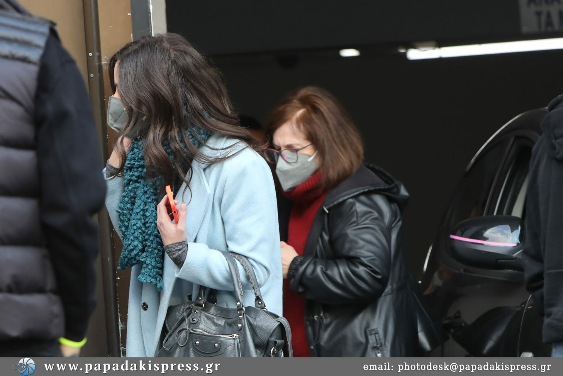 Κατερίνα Γερονικολού: Σπάνια εμφάνιση με την μητέρα της στο Κολωνάκι (φωτογραφίες)