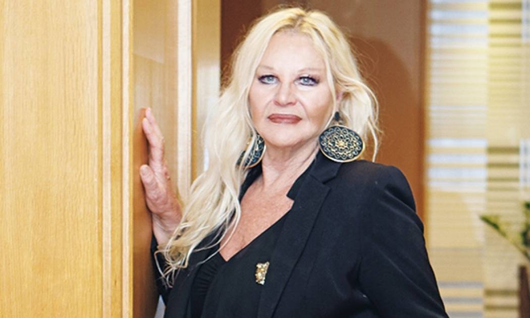 Αννούλα Βασιλείο: «Εκείνη η μάνα του τα έκανε όλα»