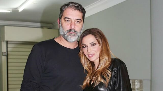 Αποκλειστικό: Tα καυτά φιλιά της Δέσποινας Βανδή στον Βασίλη Μπισμπίκη στην Κύπρο