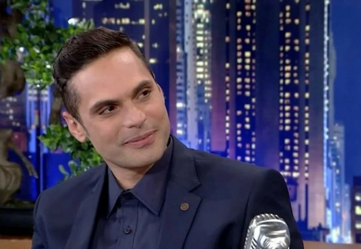 Γιώργος Παπαγεωργίου: «Έβλεπα ερωτικές σκηνές της Δανάης στις Άγριες Μέλισσες κι έκλεινα τα μάτια»