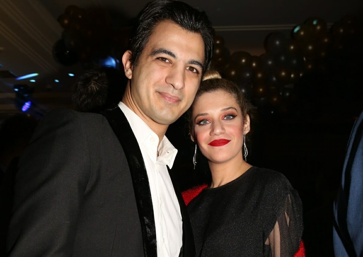 Δήμος Αναστασιάδης - Τζένη Θεωνά: Βραδινή έξοδος για το ζευγάρι - Η γκράντε εμφάνιση της ηθοποιού (φωτογραφίες)