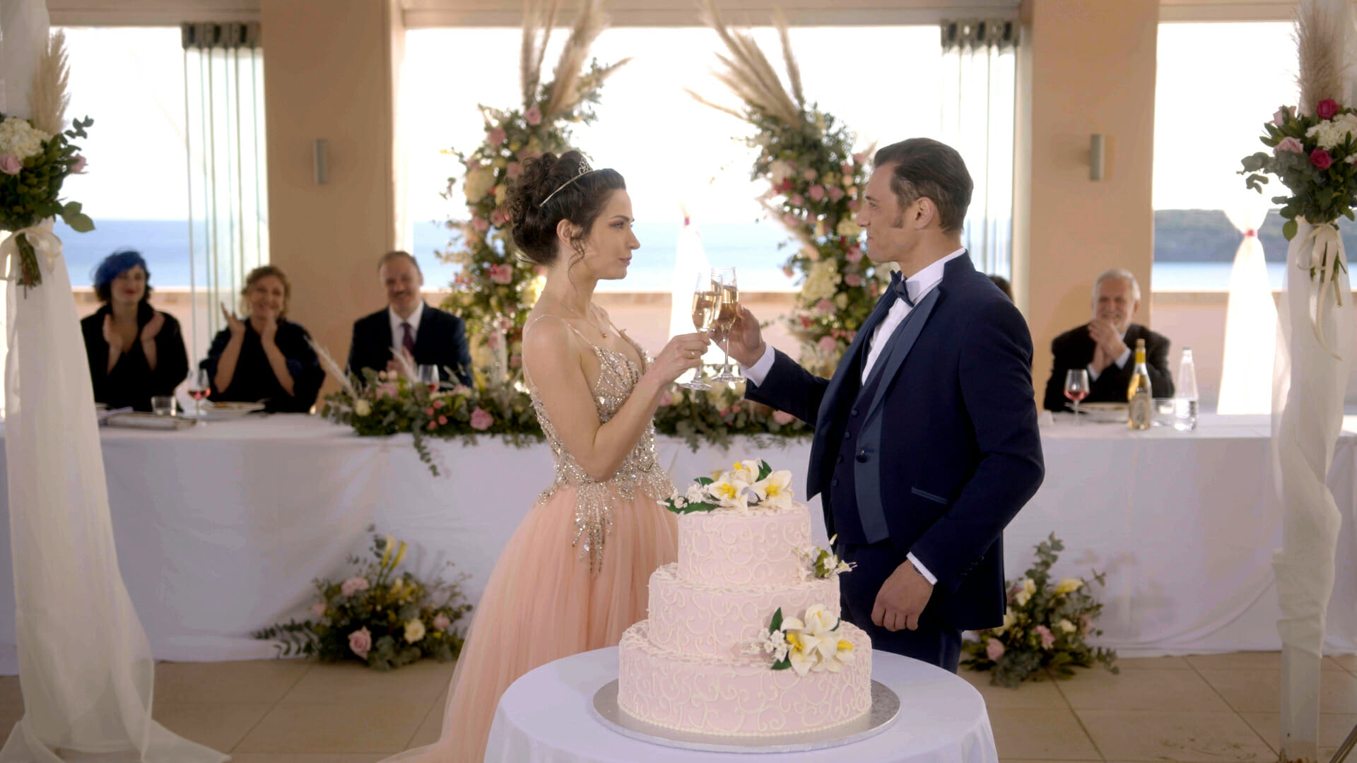 Κι όμως είμαι ακόμα εδώ: Η Κατερίνα παντρεύεται τον Δημήτρη, αλλά το ταξίδι του μέλιτος αναβάλλεται