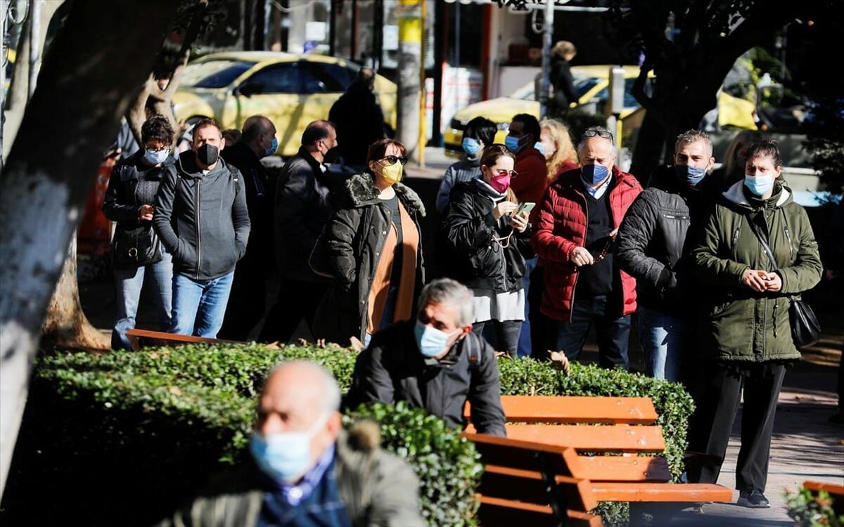 Νέα έξαρση στα κρούσματα και αύξηση των νοσηλειών για τον Μάρτιο